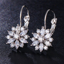 Load image into Gallery viewer, Fashion Floral Crystal Earrings
